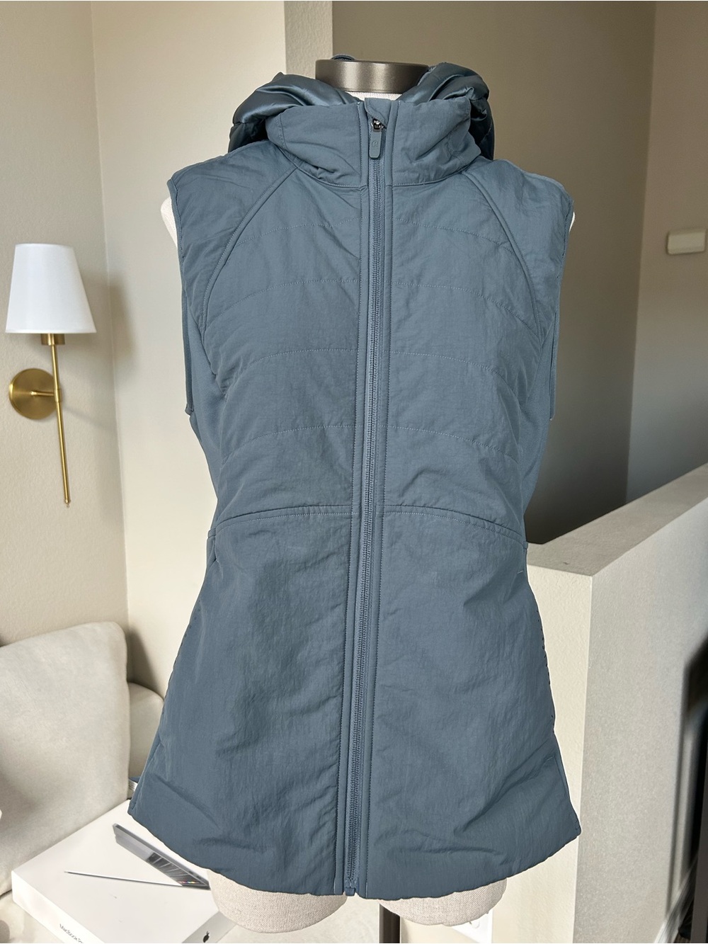Lululemon Another Mile Vest LW4BT7S Women's Size 12 Gray PrimaLoft Hooded